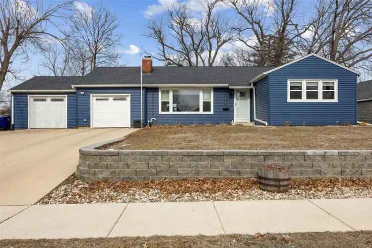 Single-family house For Sale in 630, 34th Street Northeast, Cedar Rapids, Iowa