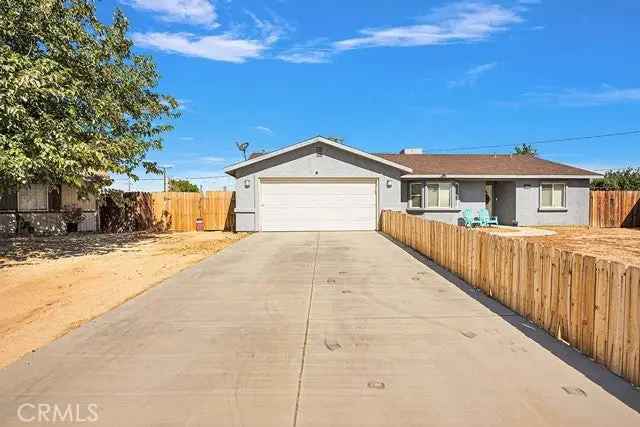 Single-family house For Sale in California City, California