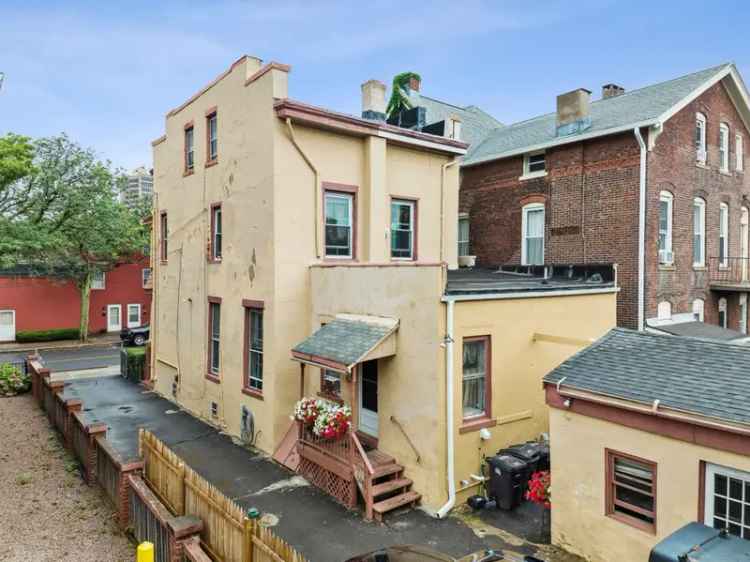 Multi-family house For Sale in 117, Olive Street, New Haven, Connecticut