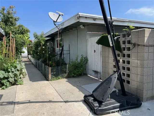 Multi-family house For Sale in 7566, Fillmore Drive, Buena Park, California