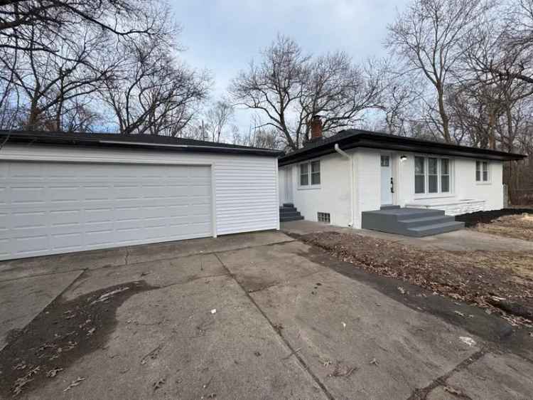 Single-family house For Sale in 3730, West 10th Avenue, Gary, Indiana