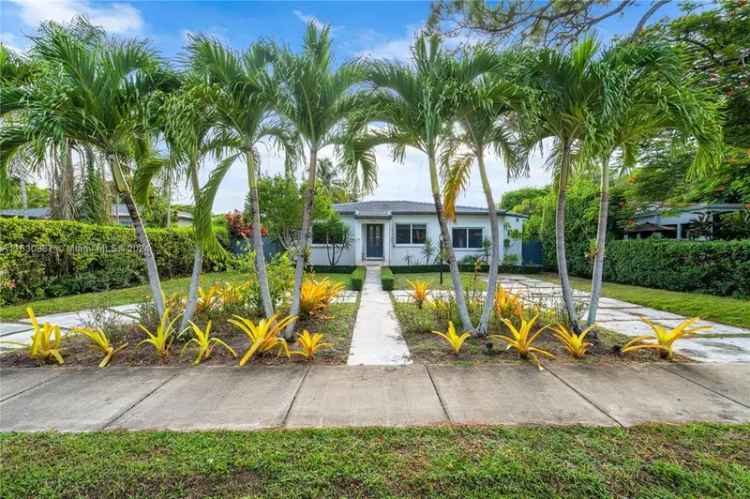 Single-family house For Sale in 3020, Southwest 57th Avenue, Coral Gables, Florida