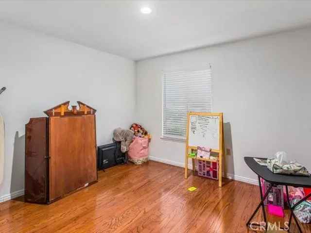 Single-family house For Sale in 27450, Embassy Street, Menifee, California