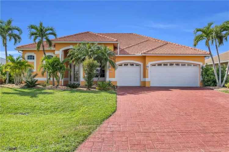 Single-family house For Sale in 5024, Southwest 8th Place, Cape Coral, Florida