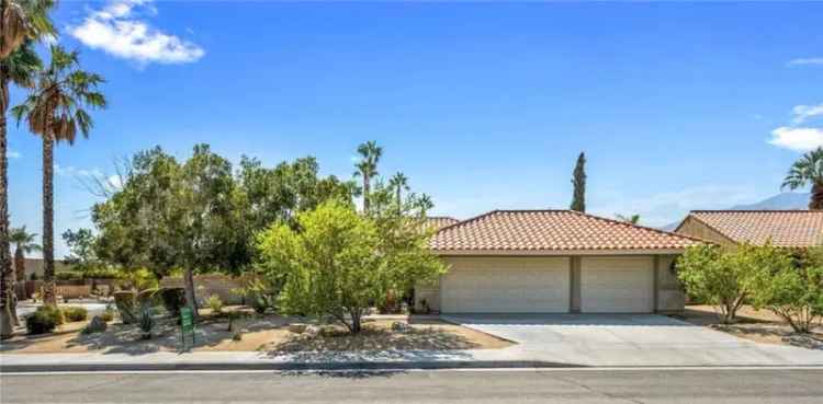 Single-family house For Sale in 1495, East Luna Way, Palm Springs, California