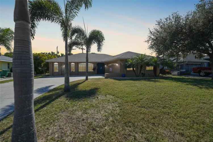 Single-family house For Sale in 18395, Edgewater Drive, Port Charlotte, Florida