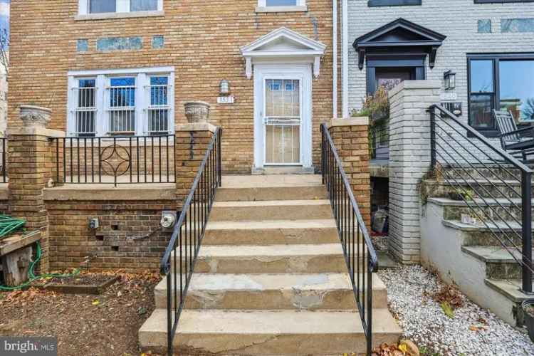 House For Sale in 3551, Hertford Place Northwest, Washington, District of Columbia