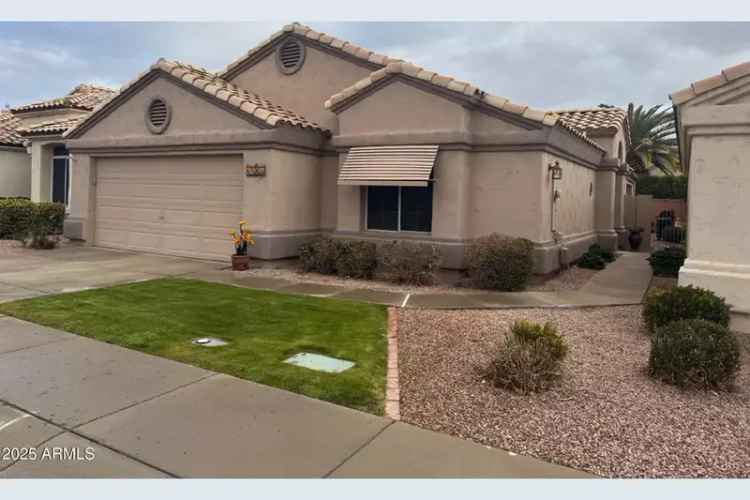 Single-family house For Sale in 17065, North Silver Path, Surprise, Arizona