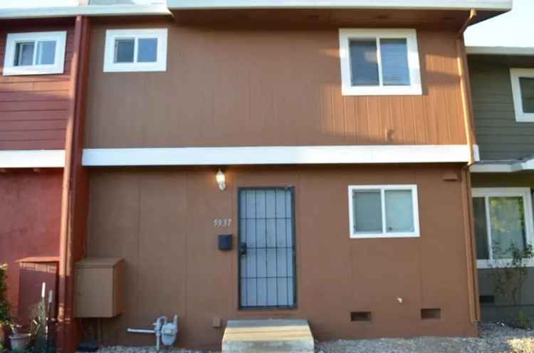 House For Sale in Sacramento, California