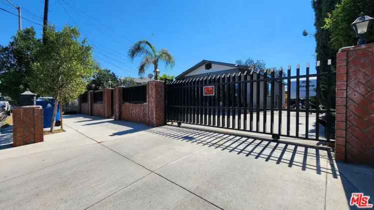 Single-family house For Sale in 11146, Burton Street, Los Angeles, California