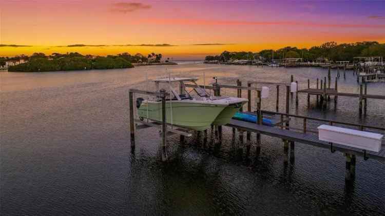 Single-family house For Sale in 2030, Coffee Pot Boulevard Northeast, Saint Petersburg, Florida