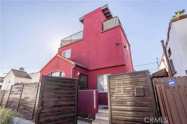 Single-family house For Sale in Los Angeles, California