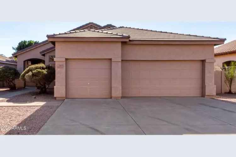 Single-family house For Sale in 3403, East Wyatt Way, Gilbert, Arizona