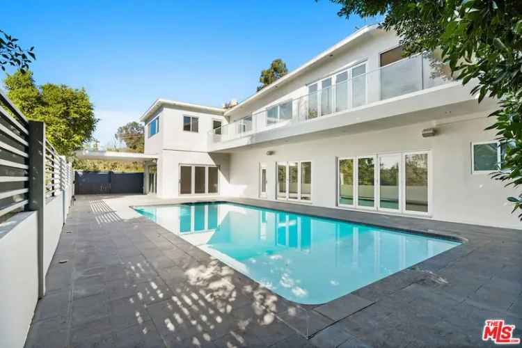 Single-family house For Sale in 7470, Woodrow Wilson Drive, Los Angeles, California