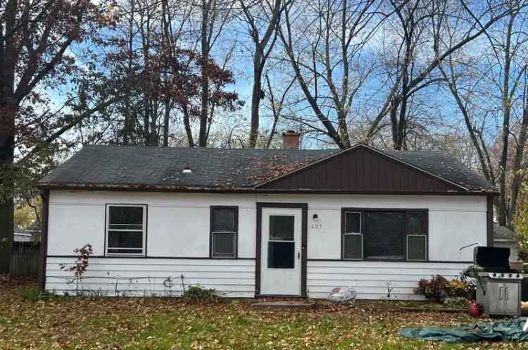 Single-family house For Sale in 605, Walton Avenue, Michigan City, Indiana