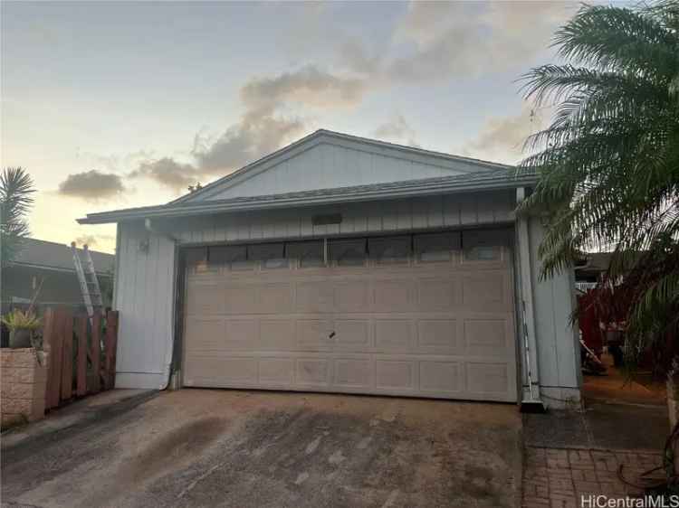 Single-family house For Sale in Waipahu, Hawaii