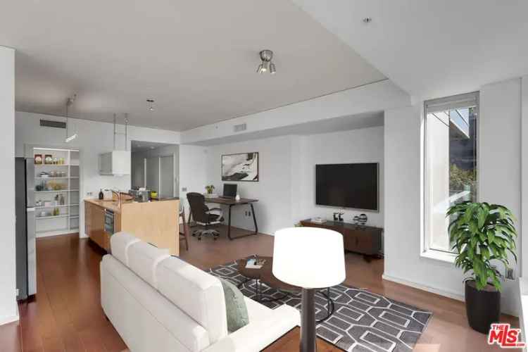 Condo For Sale in 1155, South Grand Avenue, Los Angeles, California