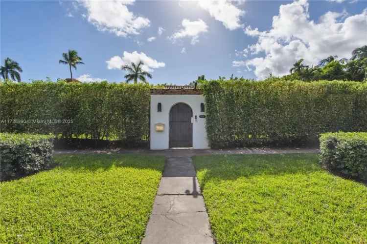 Single-family house For Sale in 6350, Pine Tree Drive, Miami Beach, Florida