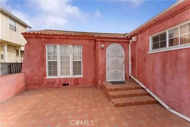 Single-family house For Sale in 4822, 6th Avenue, Los Angeles, California