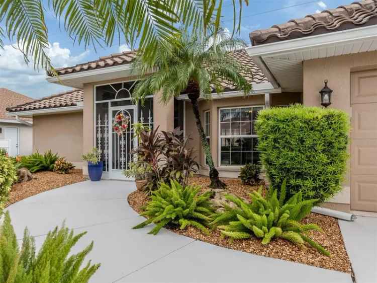 Single-family house For Sale in 4872, Jacaranda Heights Drive, South Venice, Florida