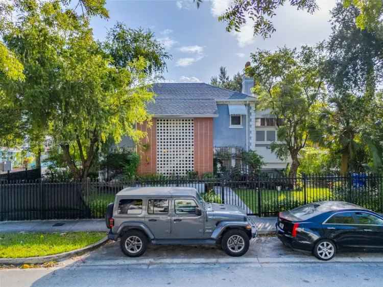 Multi-family house For Sale in 405, Southwest 11th Avenue, Miami, Florida