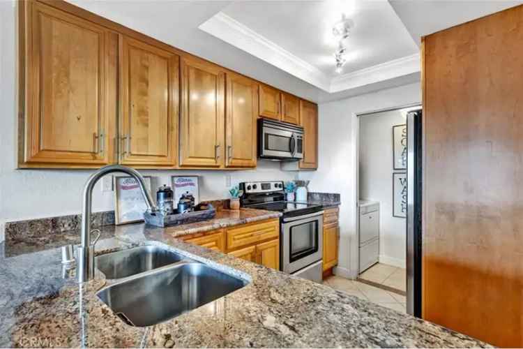 Condo For Sale in 7214, Apricot Drive, Irvine, California