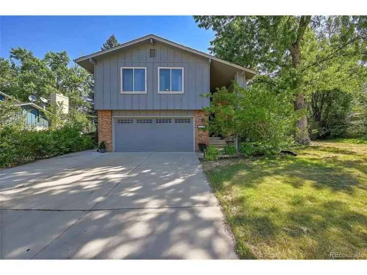 Single-family house For Sale in 6034, South Niagara Court, Centennial, Colorado