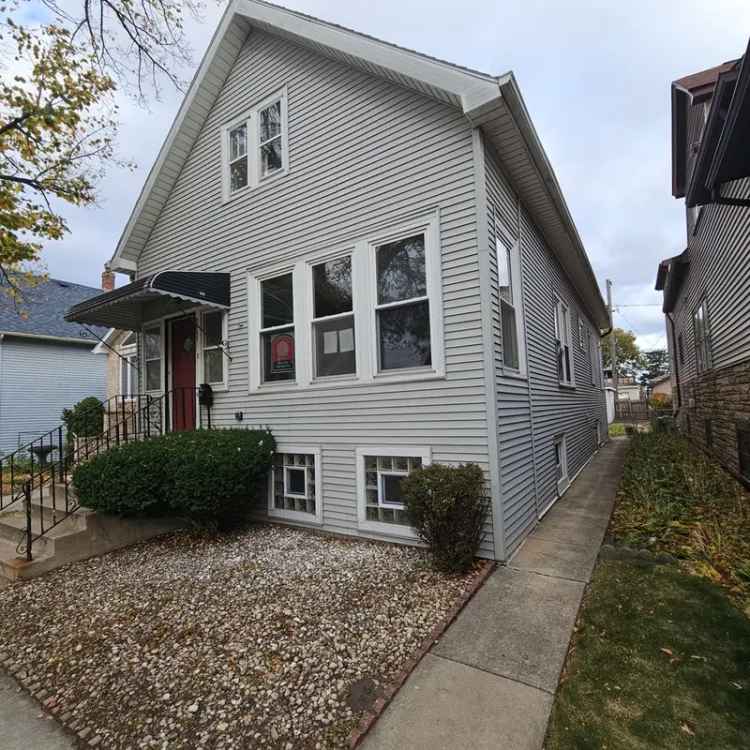 Single-family house For Sale in 2711, North Mulligan Avenue, Chicago, Illinois