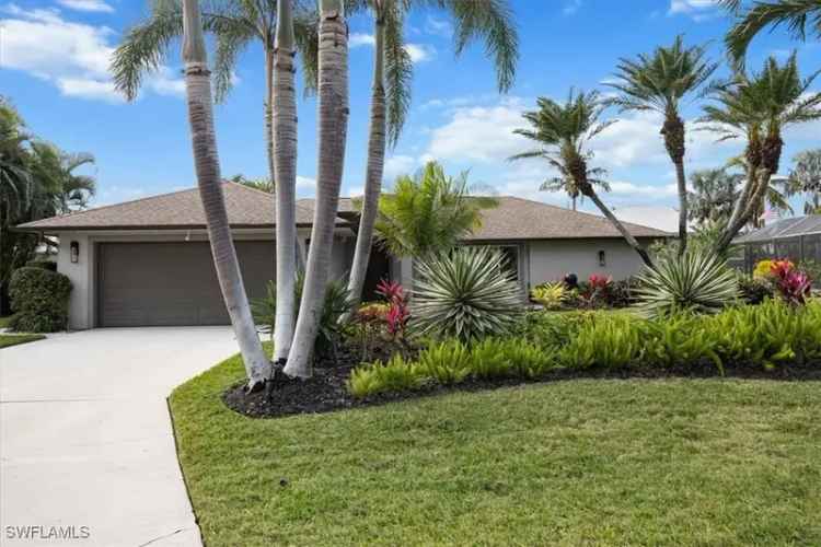 Single-family house For Sale in 27042, Harbor Drive, Bonita Springs, Florida