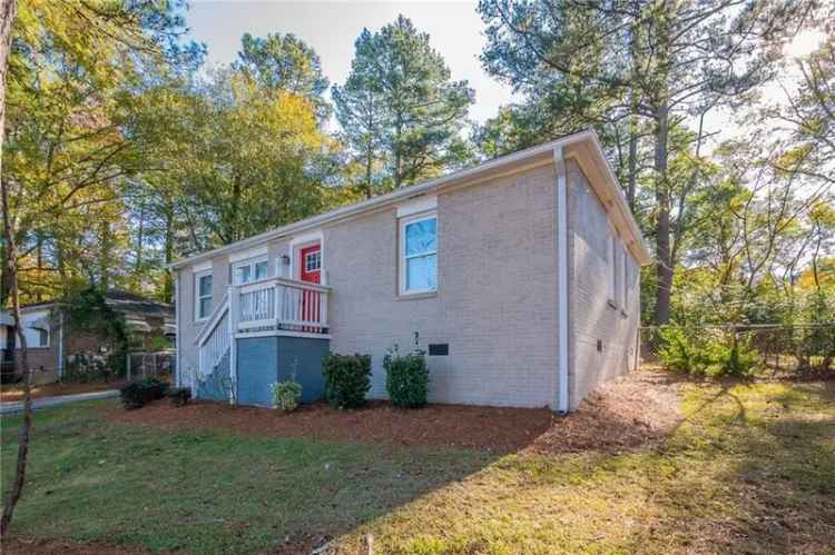 Single-family house For Sale in 640, Steve Drive Southwest, Atlanta, Georgia