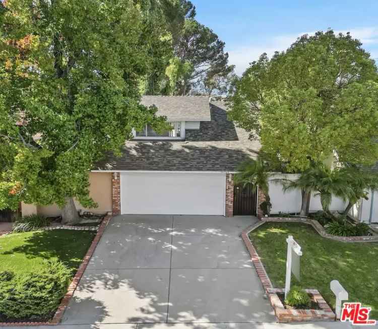 Single-family house For Sale in Agoura Hills, California