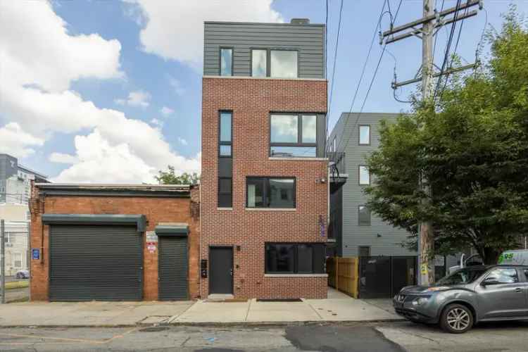 5 Bed 4 Bath Duplex near Temple University - Available July 31, 2025