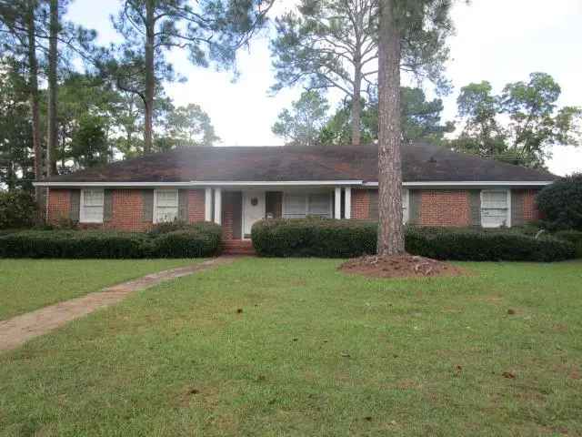 Single-family house For Sale in 2607, Pine Manor Lane, Albany, Georgia