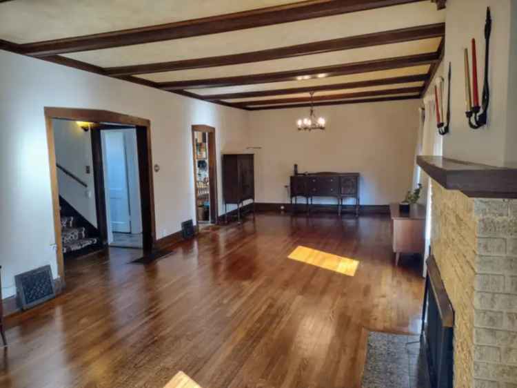 Single-family house For Sale in 11051, South Hoyne Avenue, Chicago, Illinois