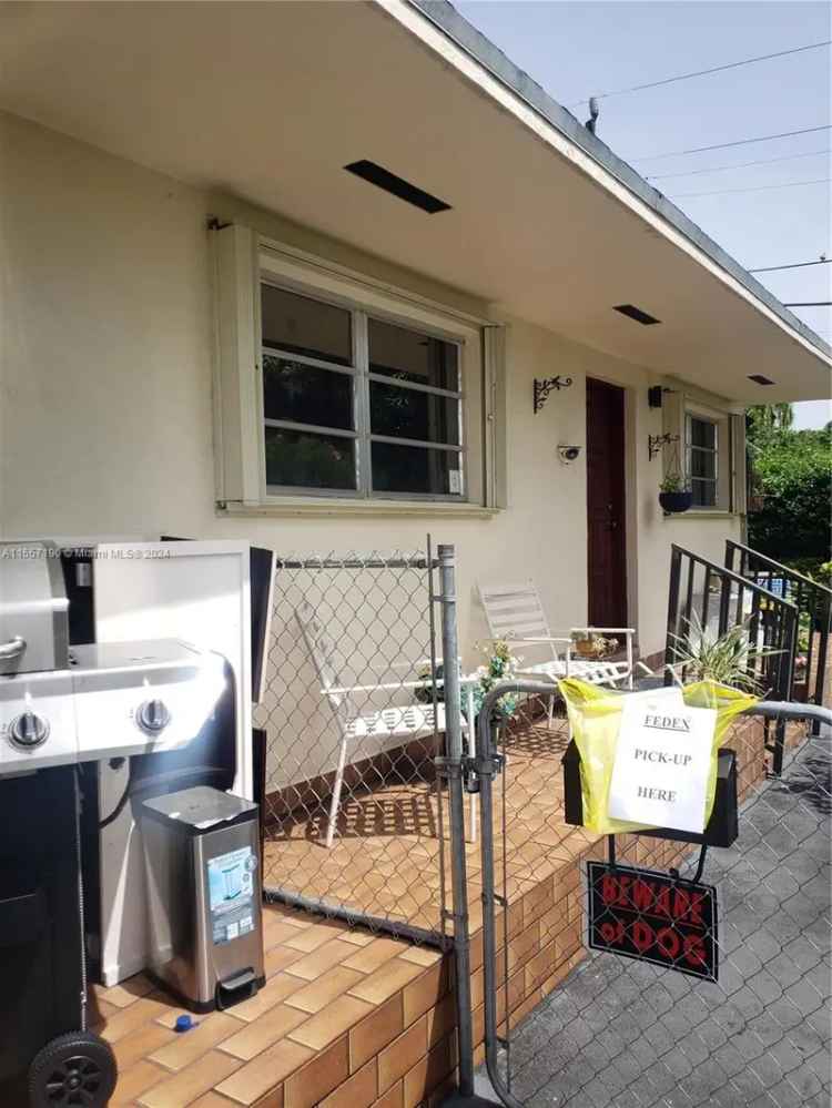 Multi-family house For Sale in 5152, Northwest 4th Street, Miami, Florida