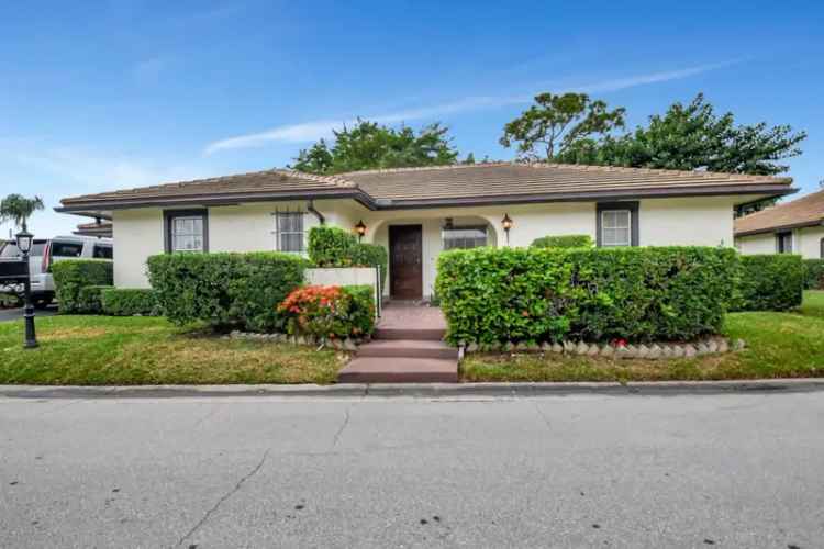 Single-family house For Sale in Atlantis, Florida