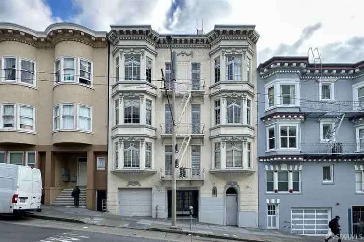 Multi-family house For Sale in 1635, Clay Street, San Francisco, California