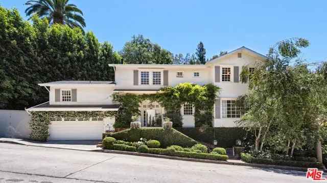 Single-family house For Sale in 1446, Lindacrest Drive, Beverly Hills, California