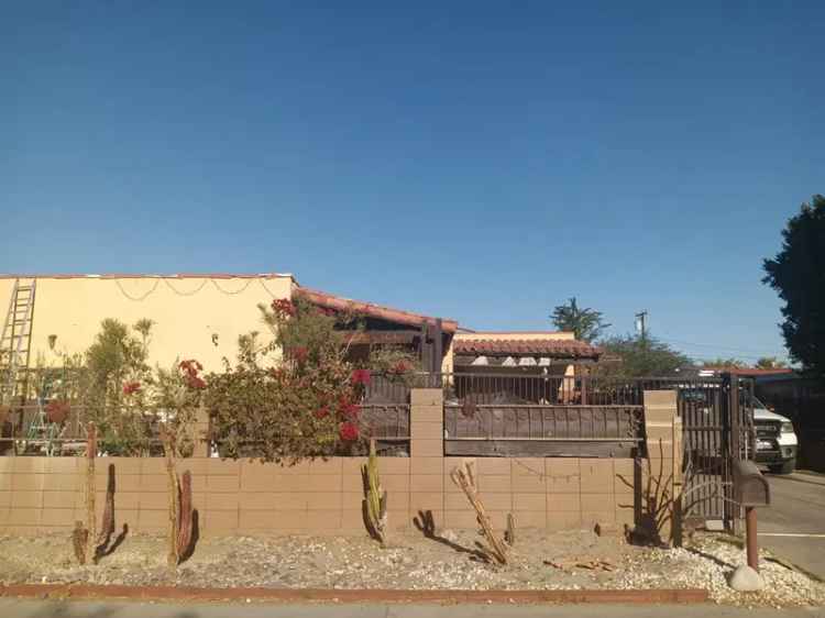 Single-family house For Sale in Cathedral City, California