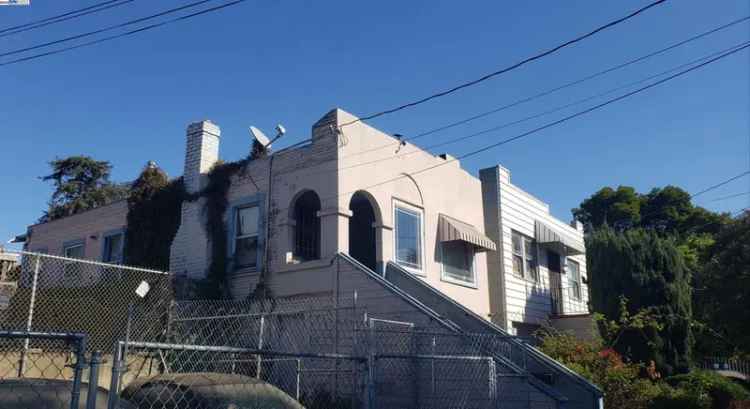 Single-family house For Sale in 6608, Brann Street, Oakland, California