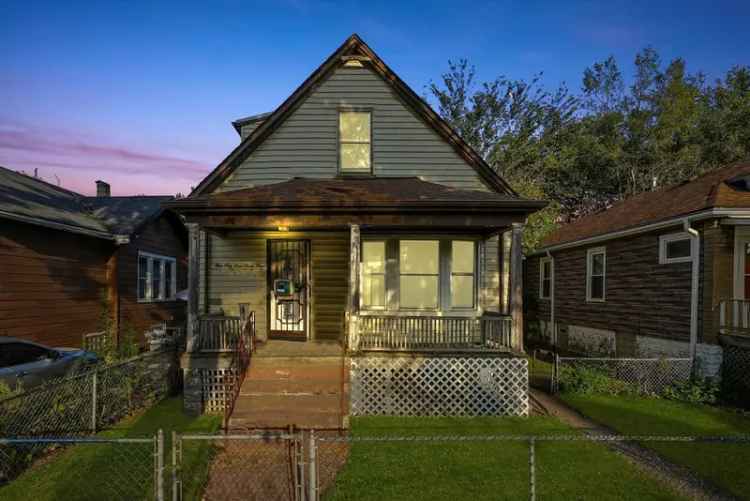 Single-family house For Sale in 11433, South Princeton Avenue, Chicago, Illinois