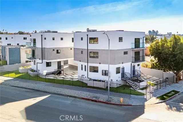 Multi-family house For Sale in 1638, South Longwood Avenue, Los Angeles, California