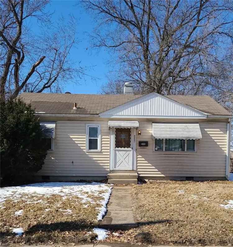 Single-family house For Sale in 3237, Wayne Avenue, Granite City, Illinois