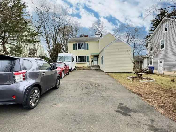 Multi-family house For Sale in 17, Ivy Place, Norwalk, Connecticut