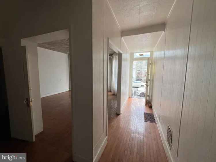 House For Sale in 206, 10th Street Northeast, Washington, District of Columbia