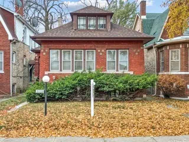 Single-family house For Sale in 8030, South Prairie Avenue, Chicago, Illinois