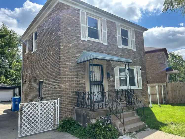 Single-family house For Sale in 7547, South Hamilton Avenue, Chicago, Illinois