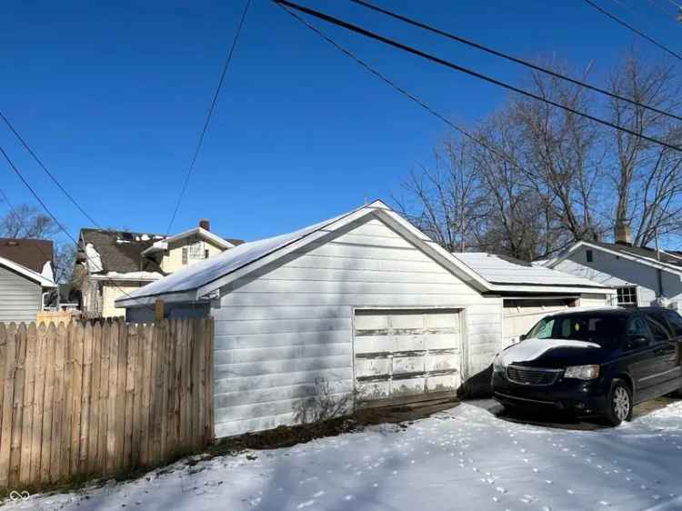 Single-family house For Sale in 1709, West 11th Street, Muncie, Indiana