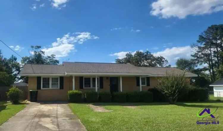 Single-family house For Sale in 218, Self Street, Warner Robins, Georgia