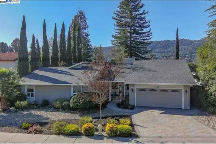 Single-family house For Sale in 6379, Arlington Drive, Pleasanton, California